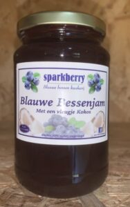 Blauwe bes jam kokos
